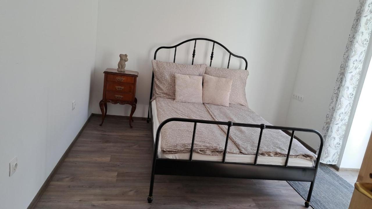 Hotel Castellum Apartman à Keszthely Extérieur photo